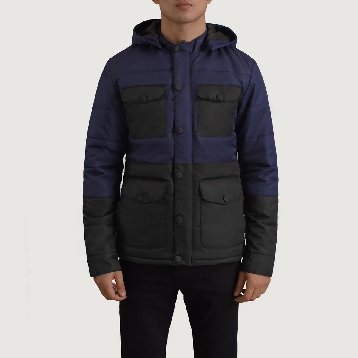 
Крупный план деталей of Classic Collar & Heavy-Duty Zipper Hardware on Wayne Черный & Синий Hooded Puffer Кожаная куртка для Мужчин
